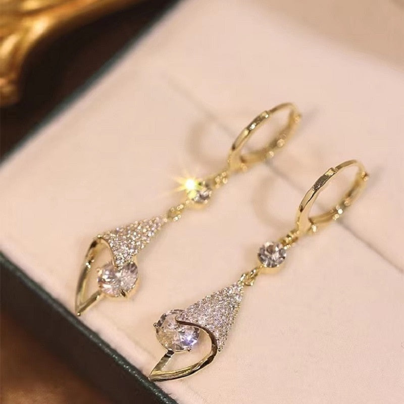 New Three-dimensional Full Rhinestone Golden Luxury Earrings Women