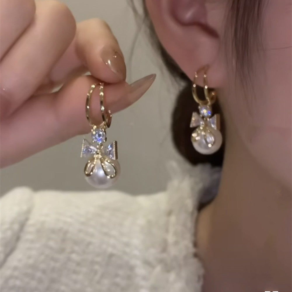 New Three-dimensional Full Rhinestone Golden Luxury Earrings Women